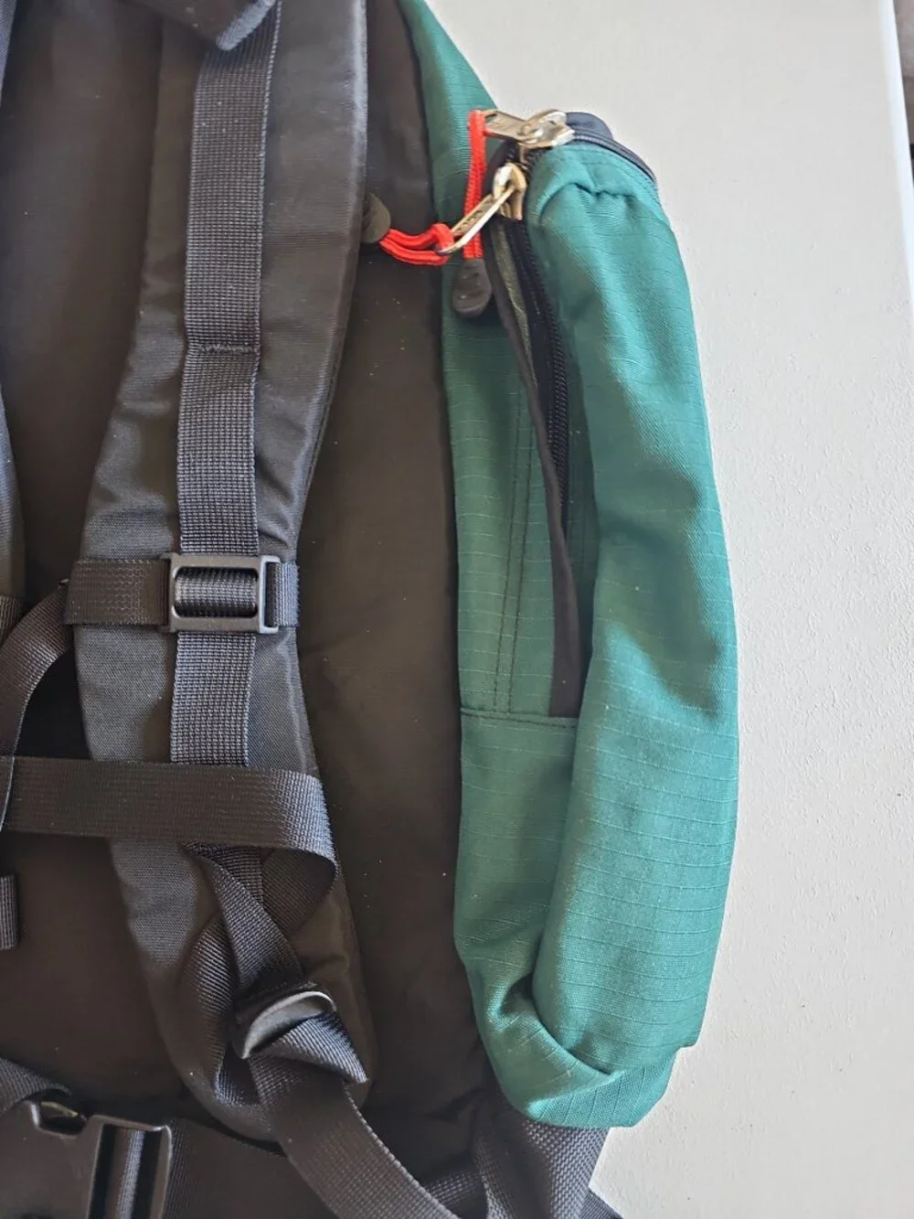 VTG REI Ski Day Pack Backpack Teal Green 2000s Lift Pass Window Side Pockets